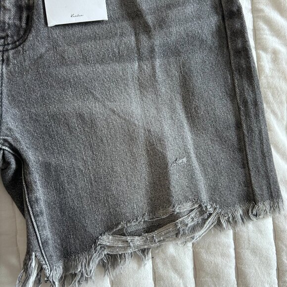 NWT KanCan Grey Black Distressed Shorts Size 9/28 - Picture 4 of 8